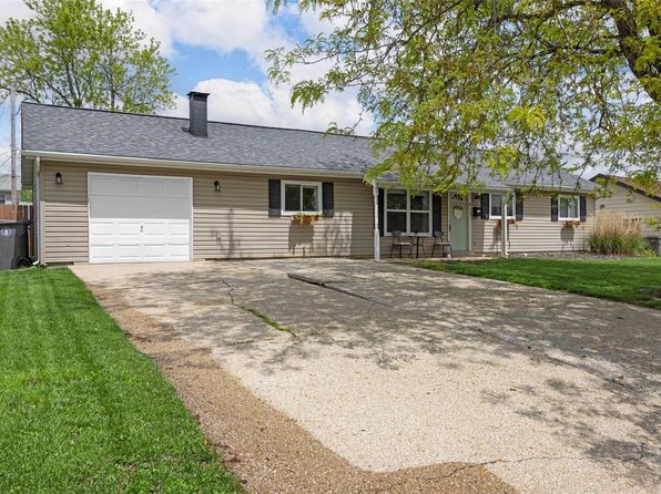 413 Saint John Dr, O'Fallon, MO 63366