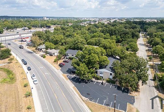 4th image of 103 Smith Ln