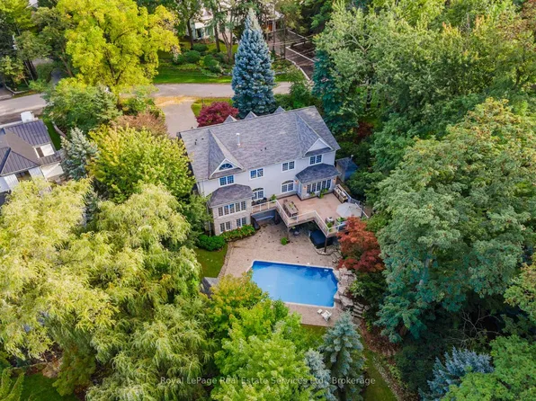 235 Lakewood Dr, Oakville, ON L6K 1B3