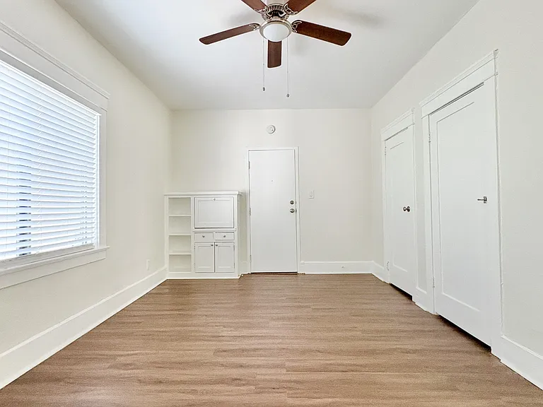 223 Lime Ave #11 — Photo 1
