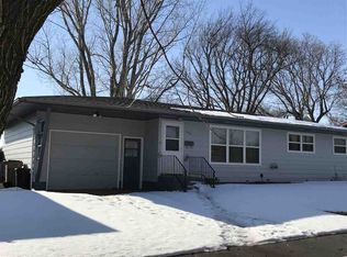 205 25th St NW, Minot, ND 58703