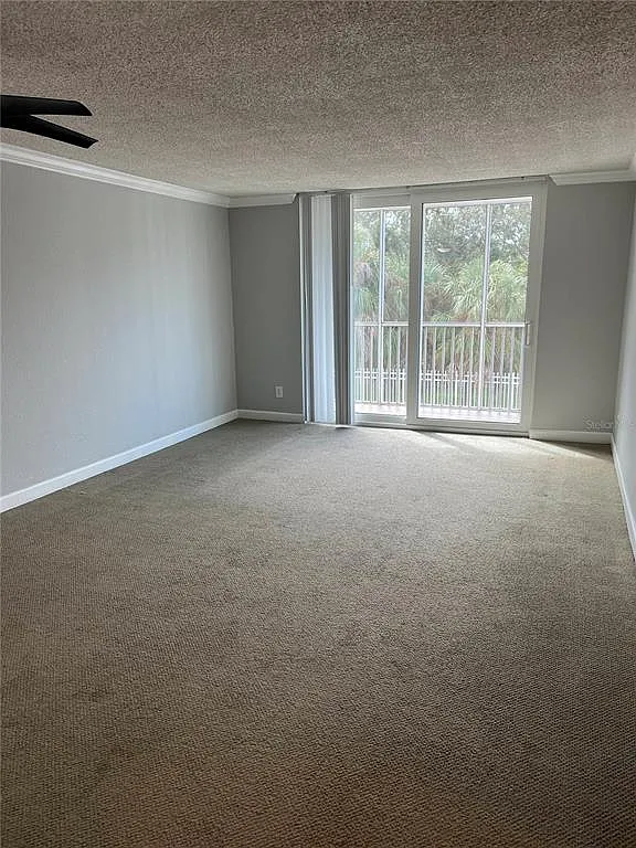 1 bed, 1.0 bath, 714 sqft, $1,300 — Photo 2