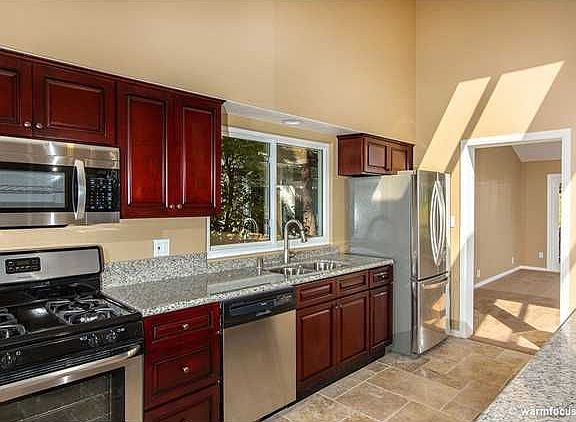 3rd image of 10549 Meadow Glen Way E