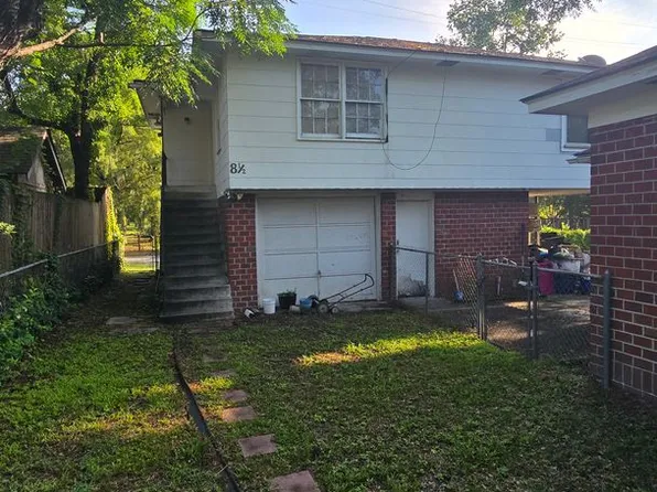 8 1/2 Columbus Dr, Savannah, GA 31405