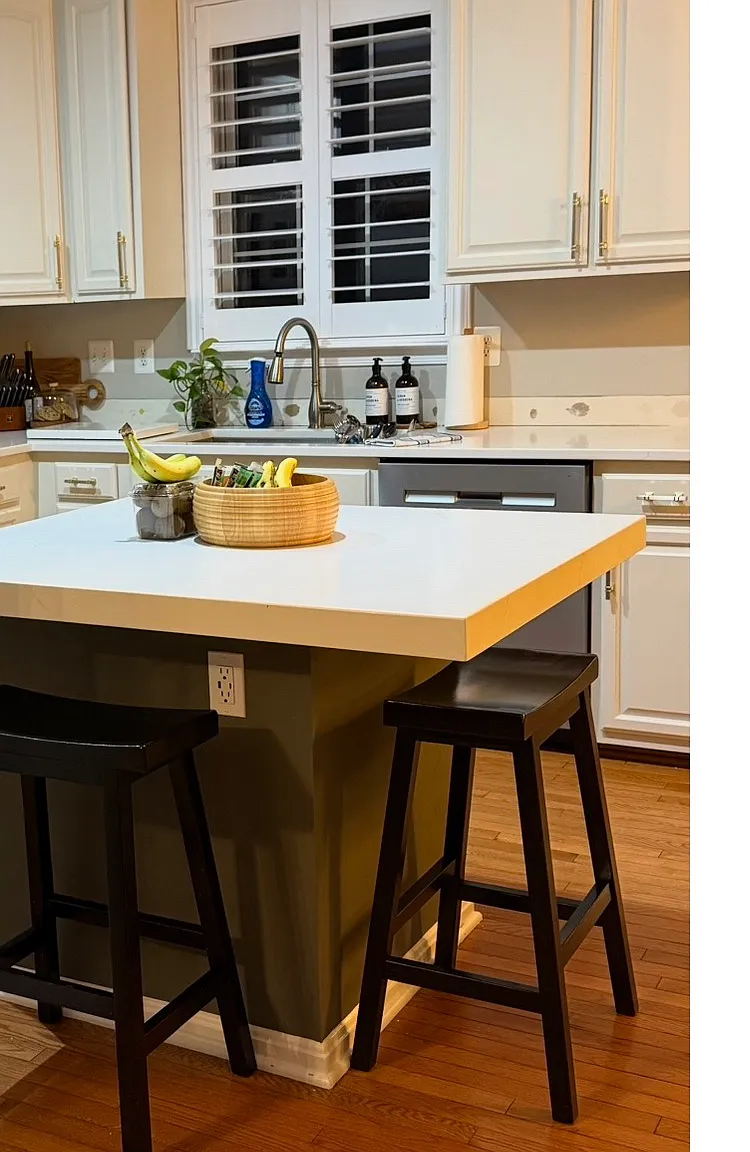 3 bed, 2.5 bath, 2594 sqft, $3,300 — Photo 4