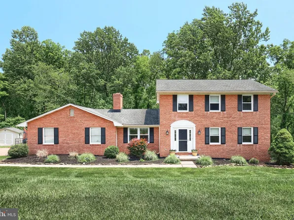 1800 Twin Lakes Dr, Jarrettsville, MD 21084