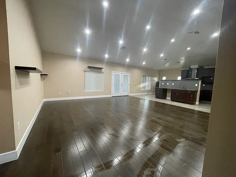 17515 Live Oak St — Photo 40