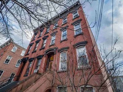 349 York St #2, Jersey City, NJ, 07302