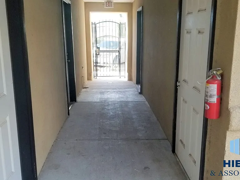 1108 Myrtle Ave — Photo 41