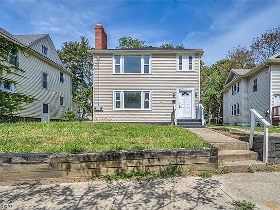 3rd image of 907 Whittier Ave