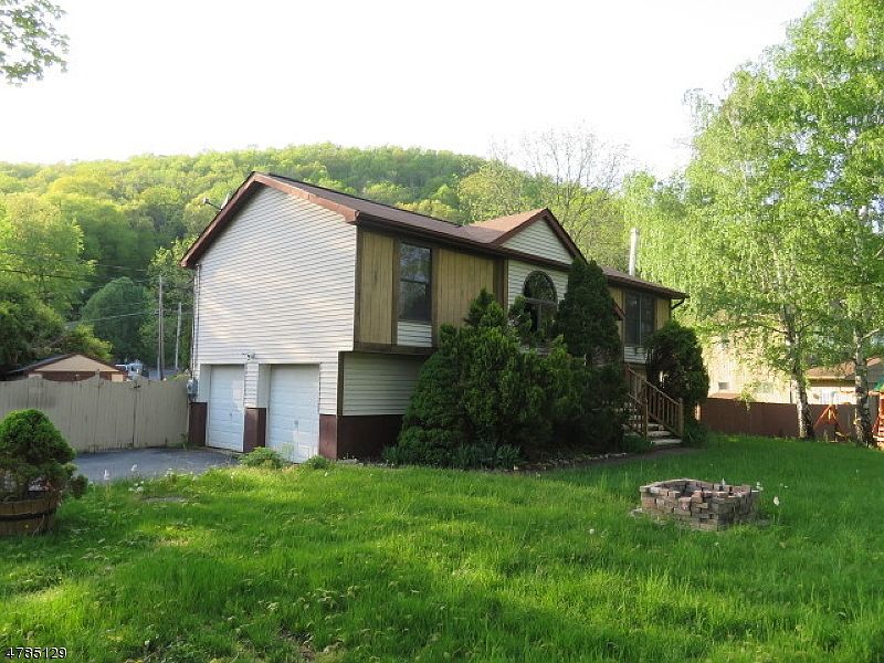 1st image of 17 Zinnia Dr