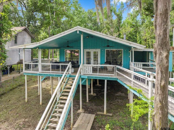 230 W Sesame St, Karnack, TX 75661