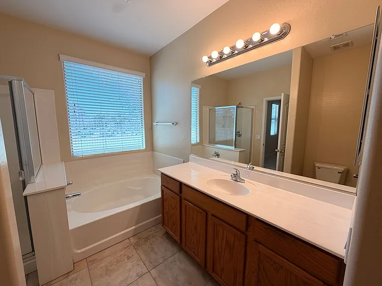 15227 W Jackson St — Photo 22
