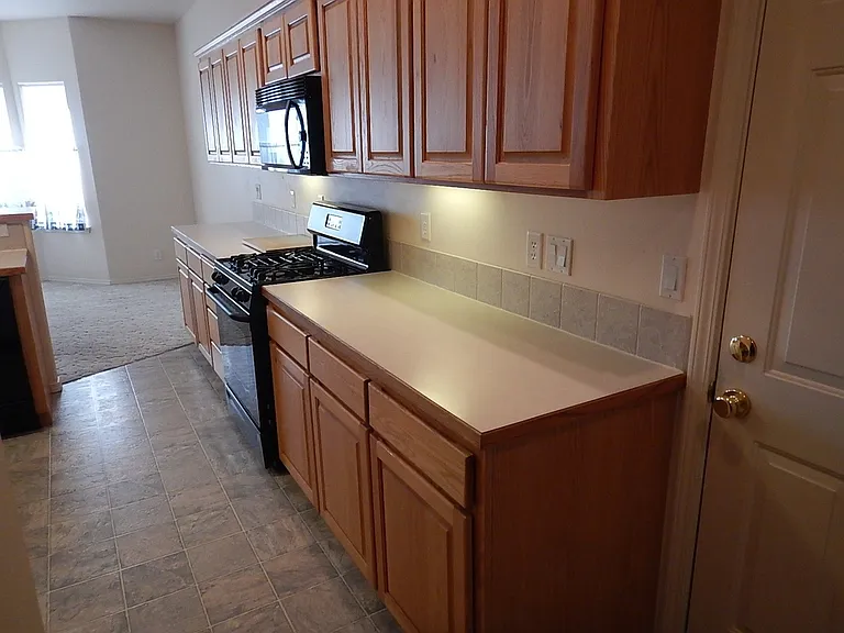 715 NE Fieldstone Ct — Photo 15
