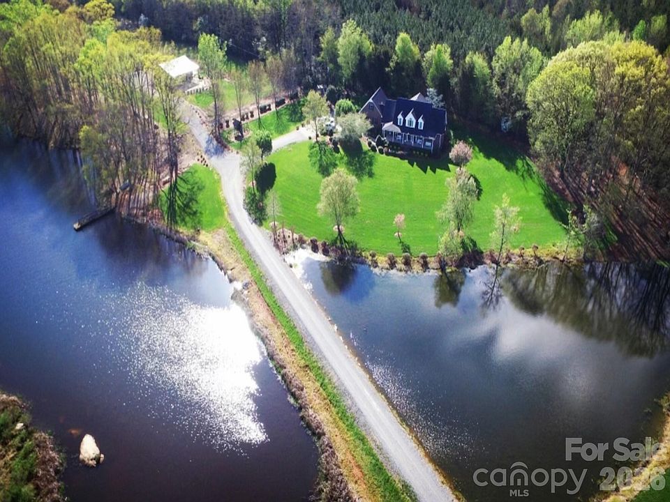 1st image of 1011 Ratchford Rd