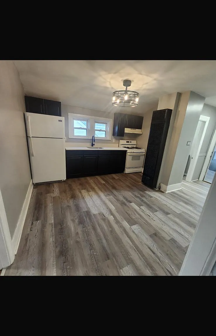 2 bed, 1200 sqft, $1,750 — Photo 1