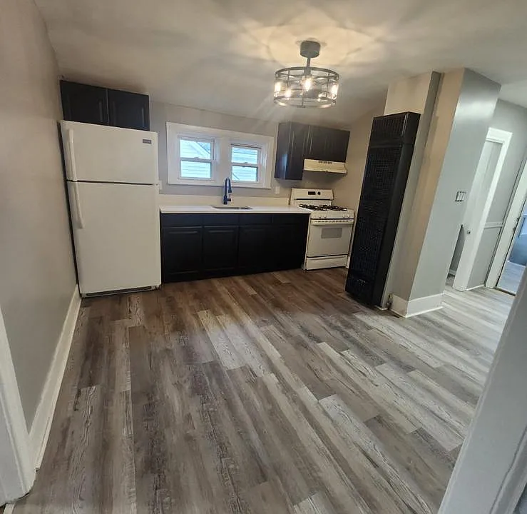 29 Princess Ave #2