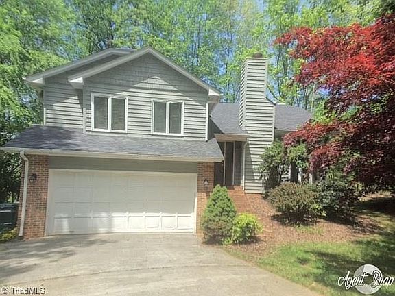 5th image of 723 Old Barn Cir
