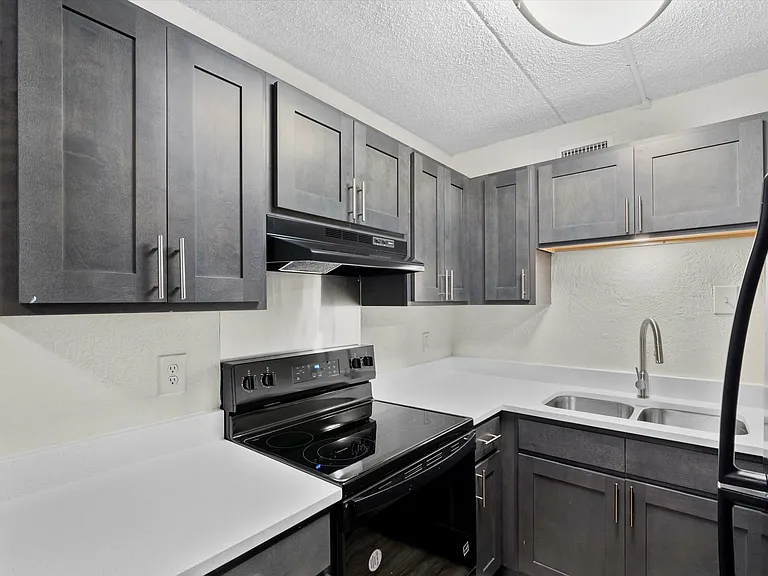 Paradise Gardens 55+ Senior Apartments — Photo 16