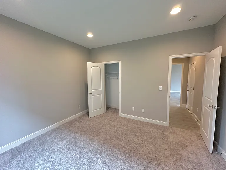 9538 Snowy Cliff Ln — Photo 11