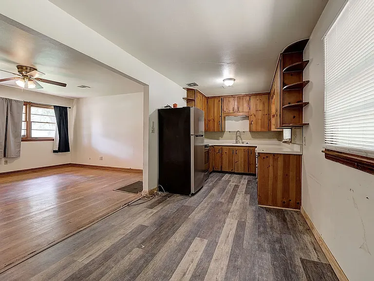 1306 McKinley Ave — Photo 13