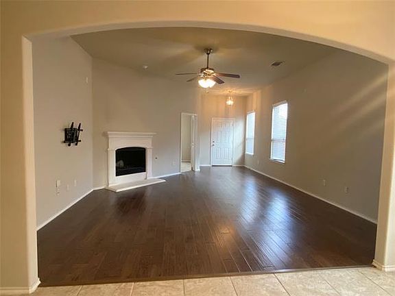 5th image of 220 Riverstone Way