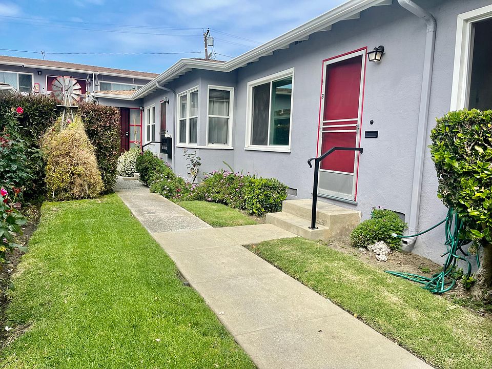 Charming garden-style cottage in Prime Santa Monica