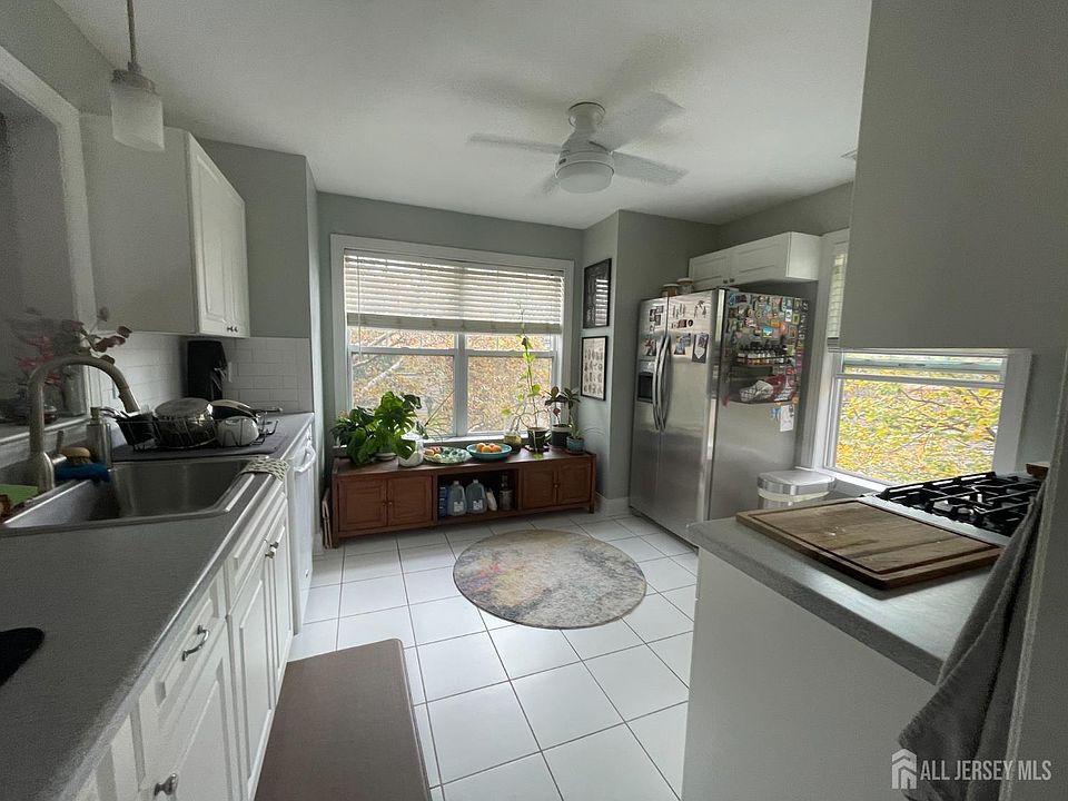 1st image of 112 Central Ave