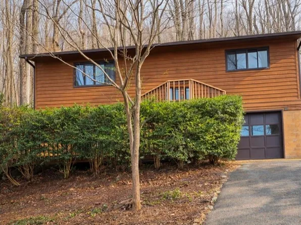 8 Shadywood Cir, Asheville, NC 28803