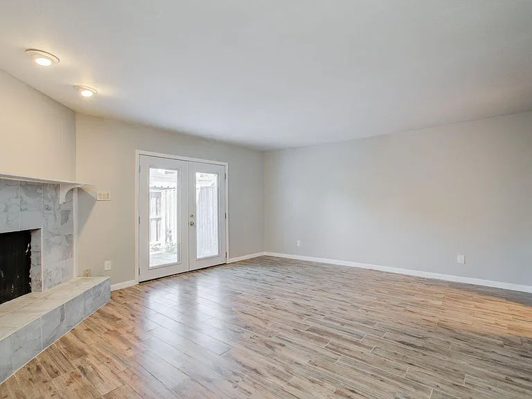 9495 Fondren Rd — Photo 6