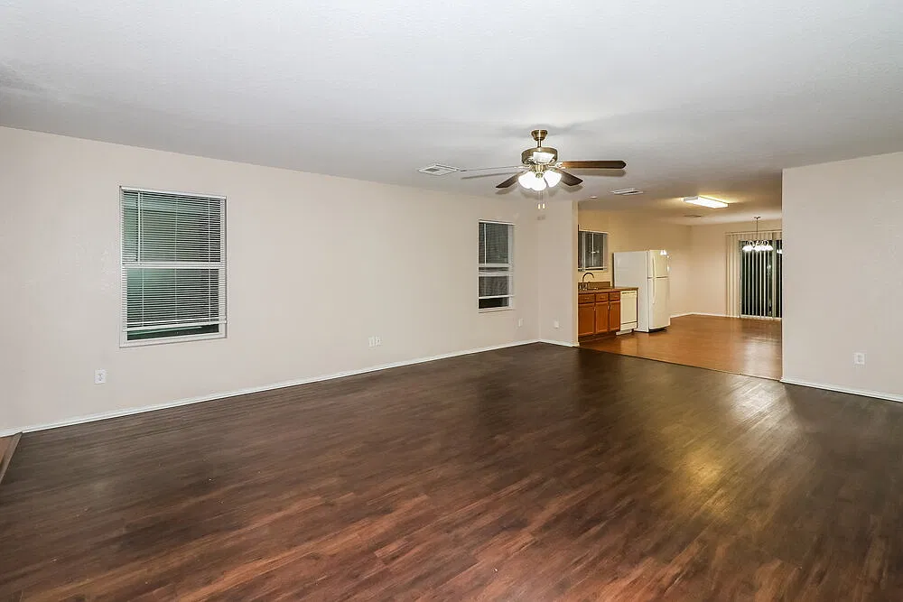 3 bed, 2.0 bath, 1525 sqft, $1,825 — Photo 4