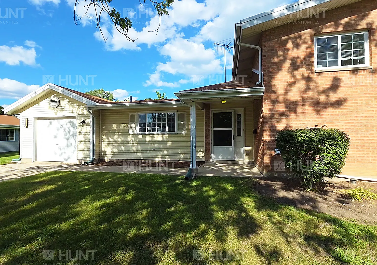 3 bed, 1336 sqft, $2,350 — Photo 1