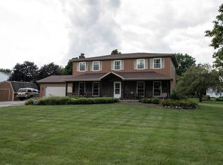 9N580 Nokomis Ln, Elgin, IL 60124