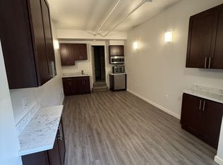 6402 Phinney Ave N APT 13, Seattle, WA 98103