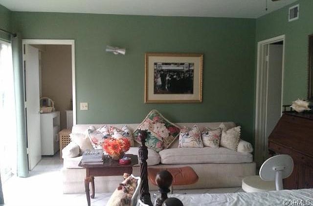 2nd image of 4412 Oak Ln #A