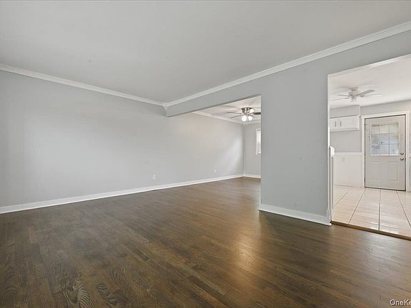 4th image of 258 Marguerite Avenue