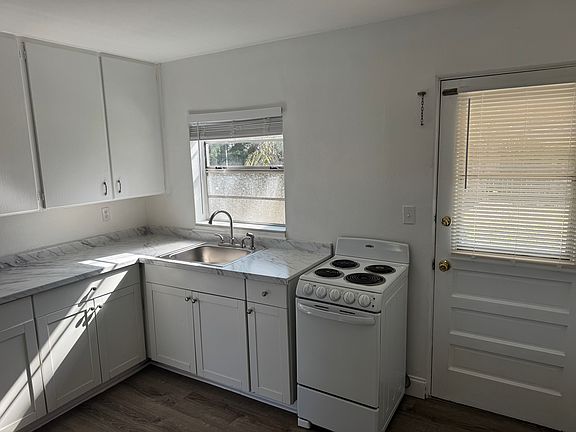 5th image of 230 E Church Ave