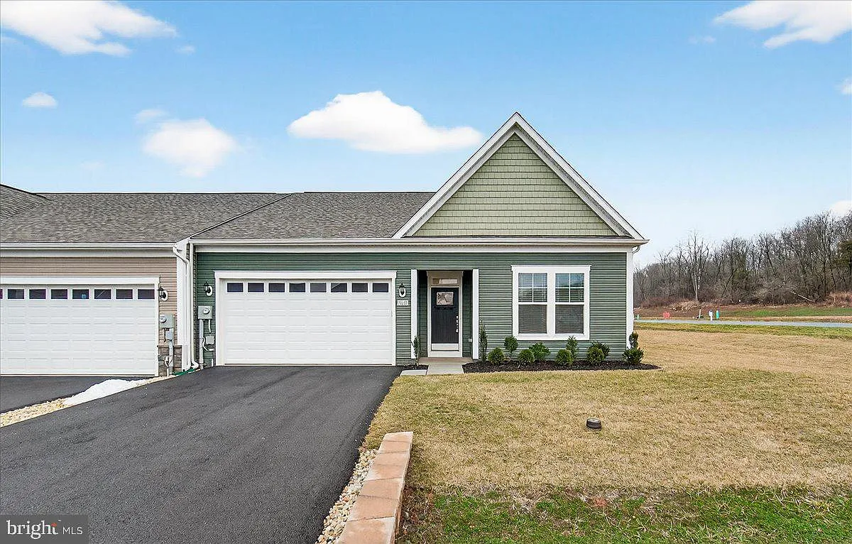 19601 Lavender Ln photo 1