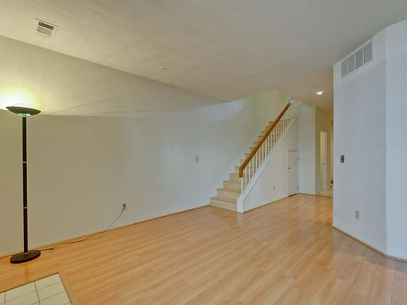 3rd image of 336 Windingwood Ct