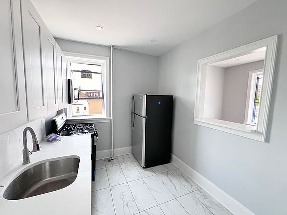 KITCHEN, VID ON YOUTUBE OR IG @ NJRENTS