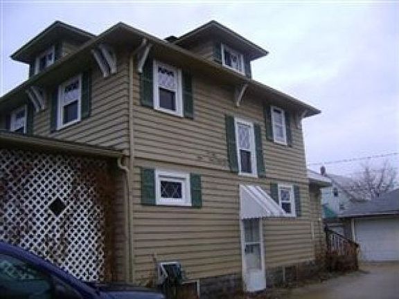 3rd image of 1745 Oakdale Ave