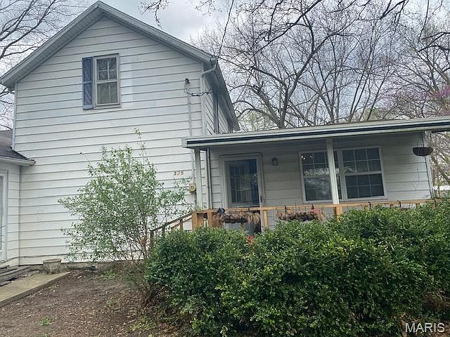 1st image of 285 W 2nd St