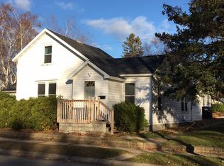 442 N 5th Ave, Sturgeon Bay, WI 54235