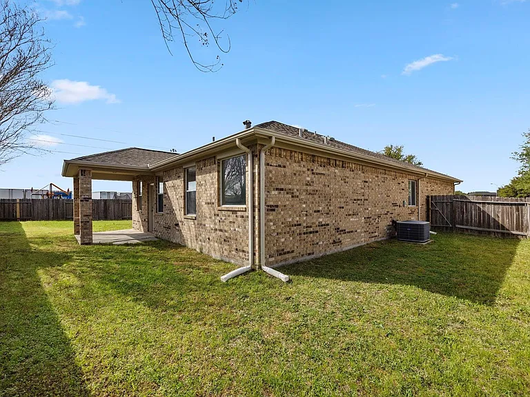 20935 Brodie Ln — Photo 22
