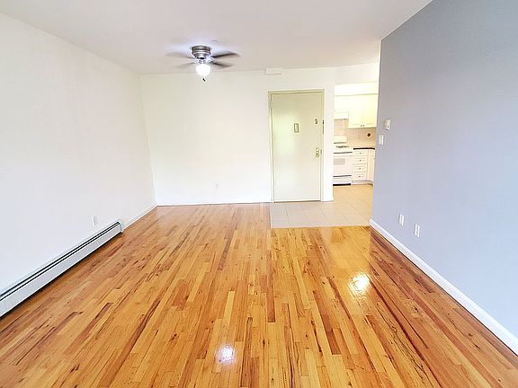 3rd image of 25-34 27th St #A2