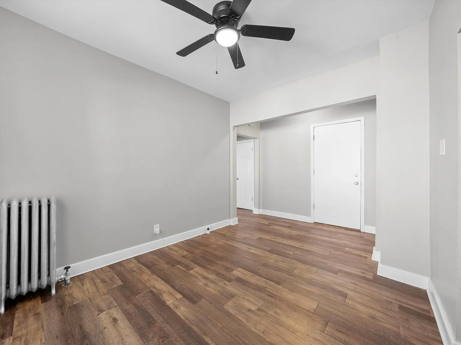 2 bed, 1.0 bath, 800 sqft, $1,300 — Photo 3