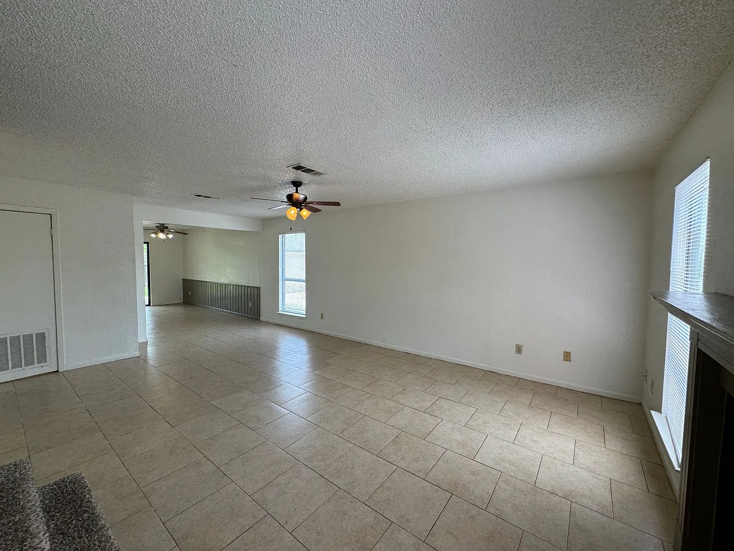2515 Bermuda Dr — Photo 2