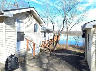 165 S Lake Dr, Leslie, MO 63056