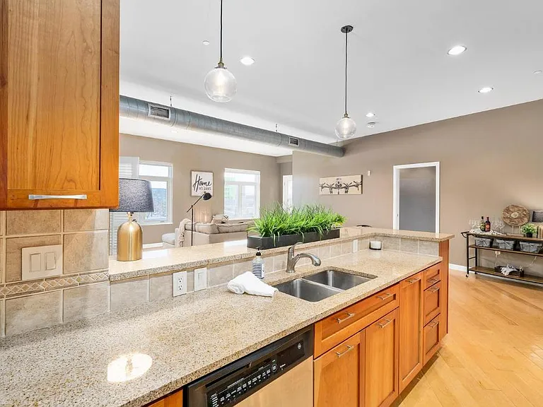 34 W Poplar Ave #402 — Photo 16