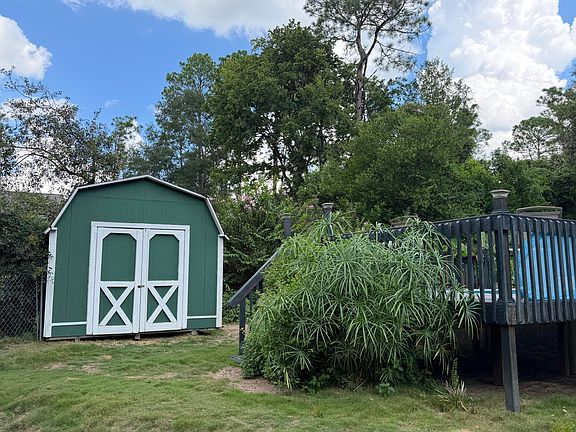 5th image of 3215 Colonial Dr